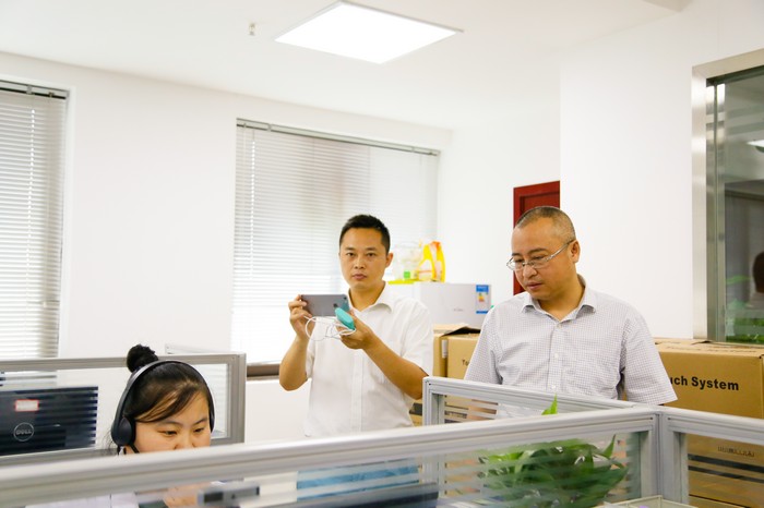 四川省自贡市食品药品监督管理局参观考察必威Betway中文版(图2)