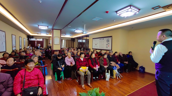 问计基层 问效一线 ——吕状文董事一行赴“状元堂”中医馆永川馆视察(图5)