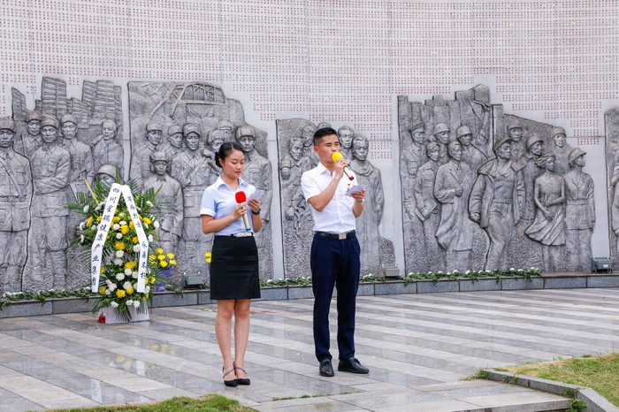 不忘初心 牢记使命——必威Betway中文版党支部开展纪念建党98周年党日活动(图9)